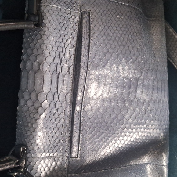 Ling Wu Cross Shoulder Tote - Picture 8 of 8